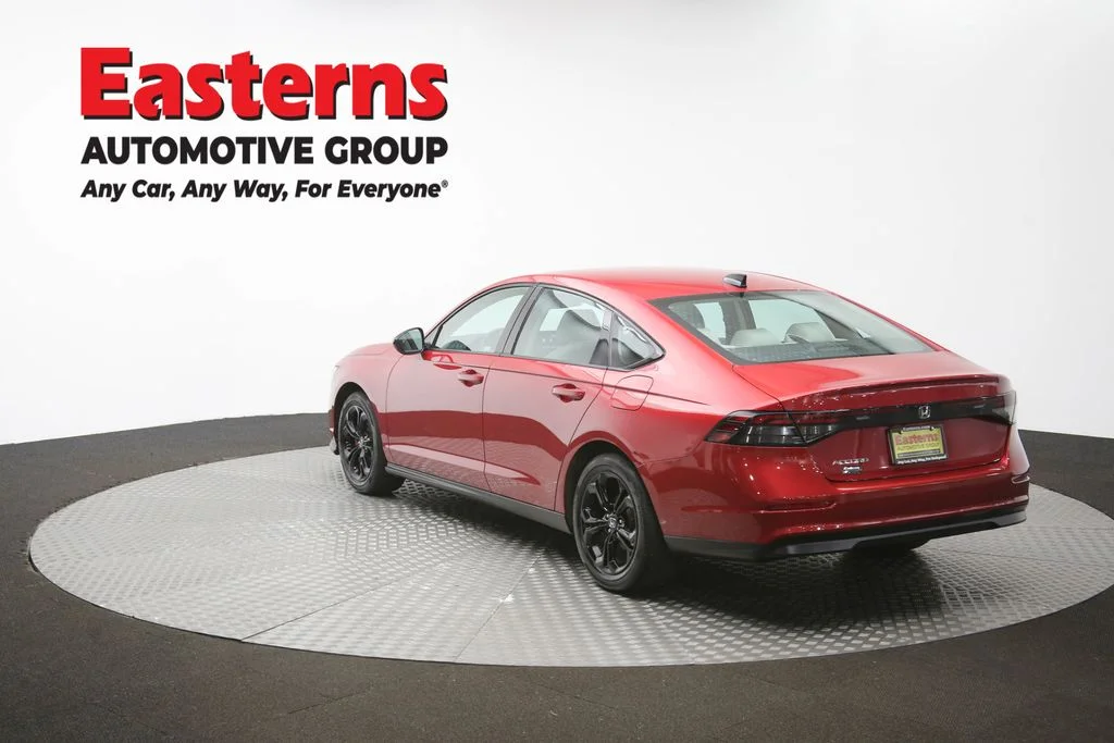 Used 2025 Red Honda SE image 64