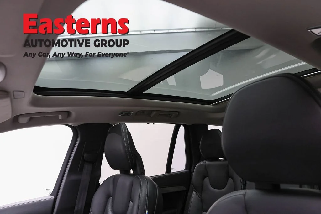 Used 2022 Black Volvo T6 Inscription image 36
