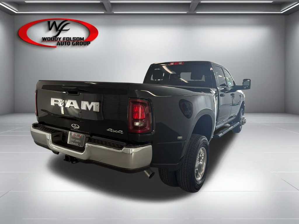 New 2027 Diamond Black Crystal Pearl-Coat Exterior Paint RAM Tradesman image 6