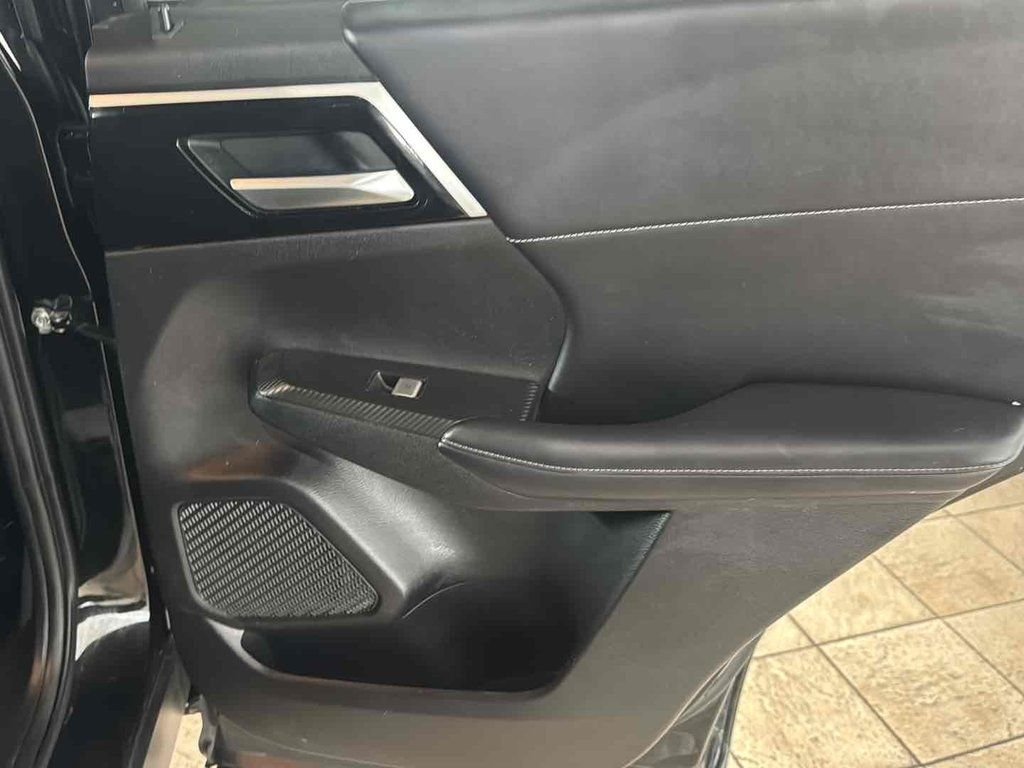 Used 2024 Black Mitsubishi SE Black Edition image 19