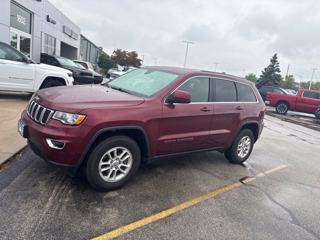 Used 2018 Red Jeep Laredo image 1