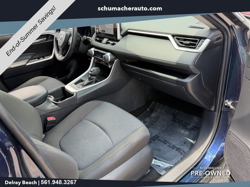 Used 2025  Toyota XLE image 17
