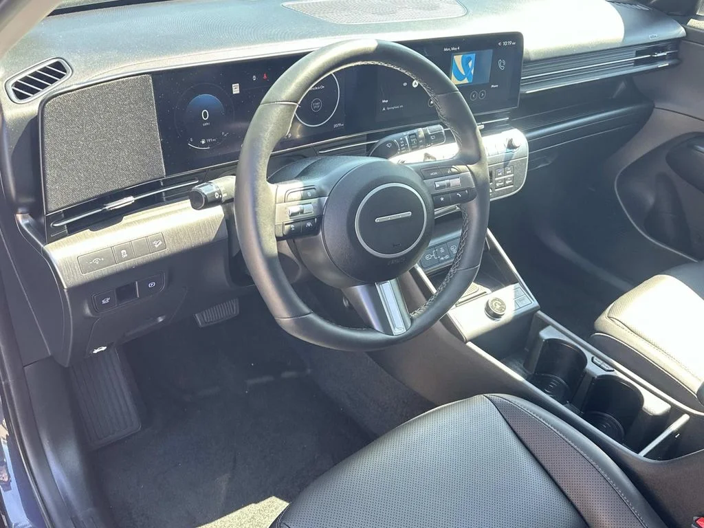 Used 2025 Blue Hyundai Limited image 2