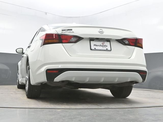 Used 2020 White Nissan 2.5 S image 42