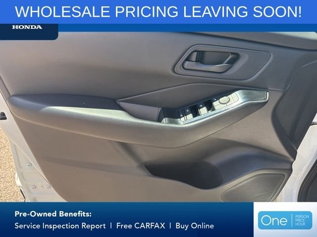 Used 2024 Glacier White Nissan S image 19