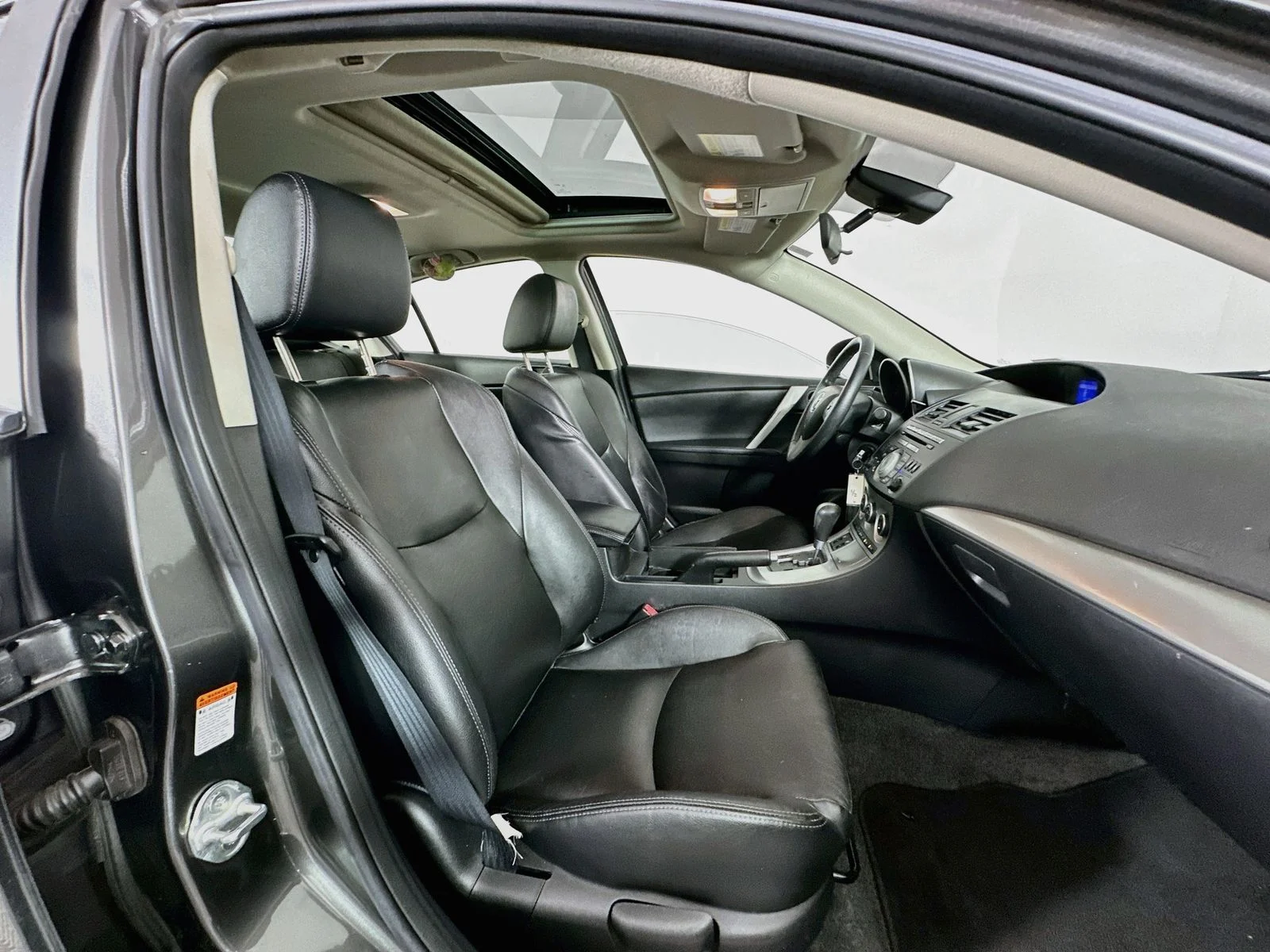 Used 2010 Graphite Mica Mazda s Grand Touring image 27