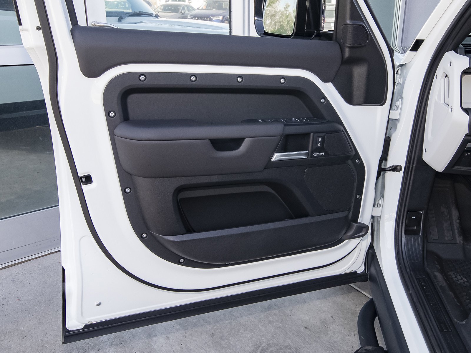 New 2026 Fuji White Land Rover X-Dynamic SE image 30