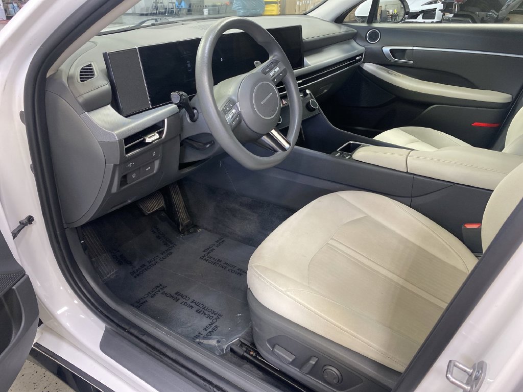 2025 Hyundai Sonata SEL - Photo 13