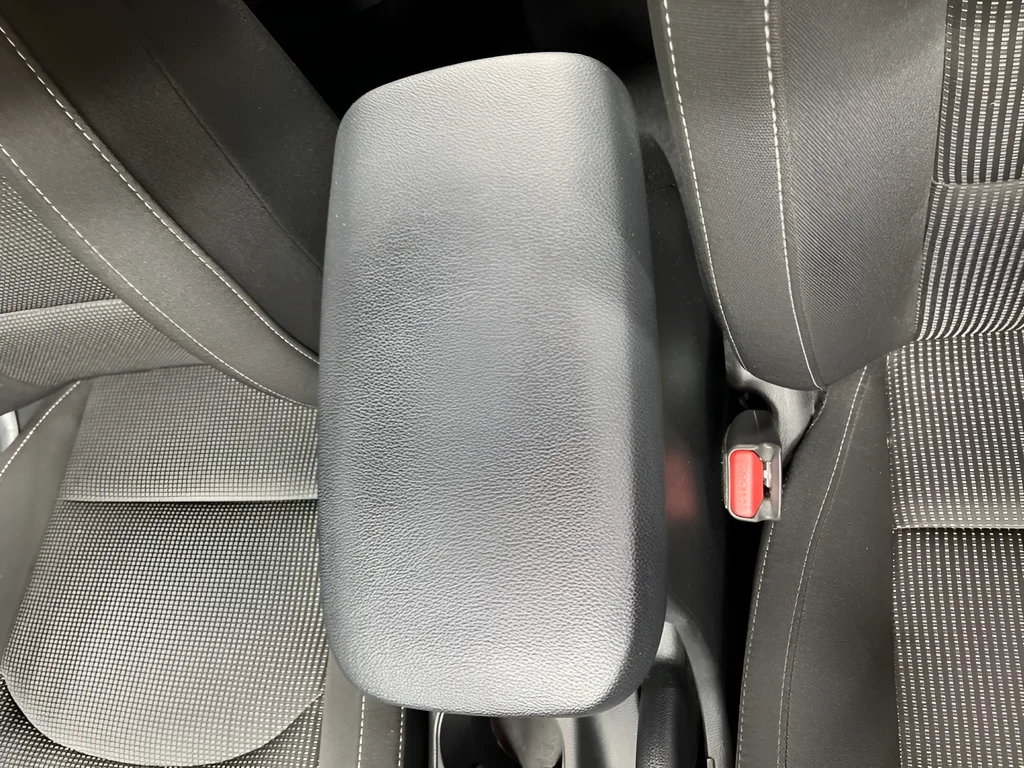 Used 2021 Currant Red Kia LXS image 10