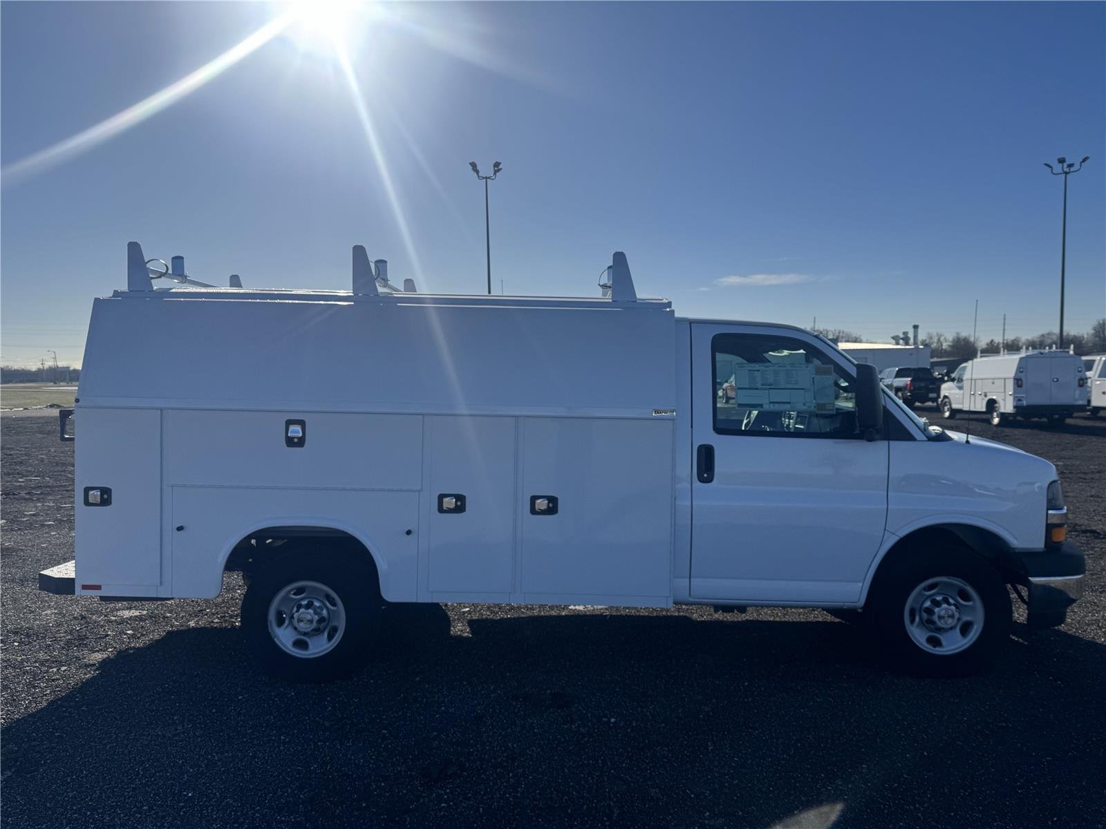 New 2025 Summit White Chevrolet 1WT image 8