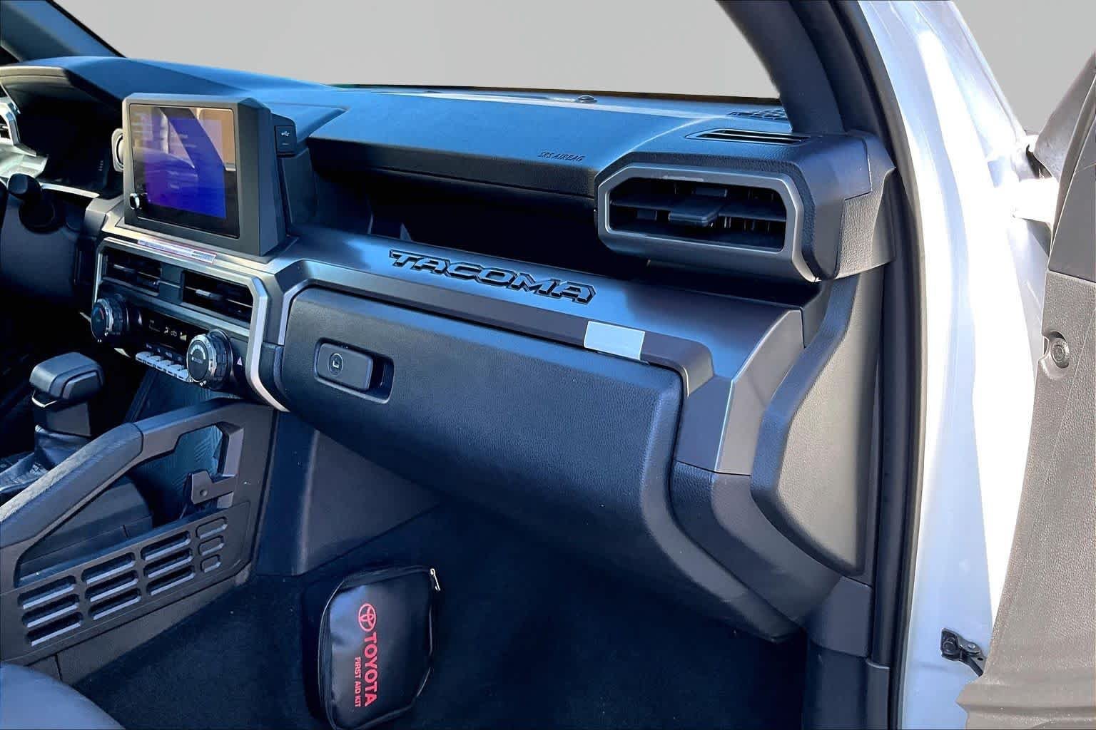 Used 2025 Ice Cap Toyota SR5 image 19