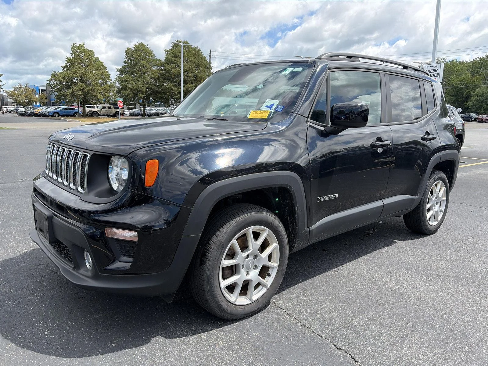 Used 2019 Black Clearcoat Jeep Latitude image 5