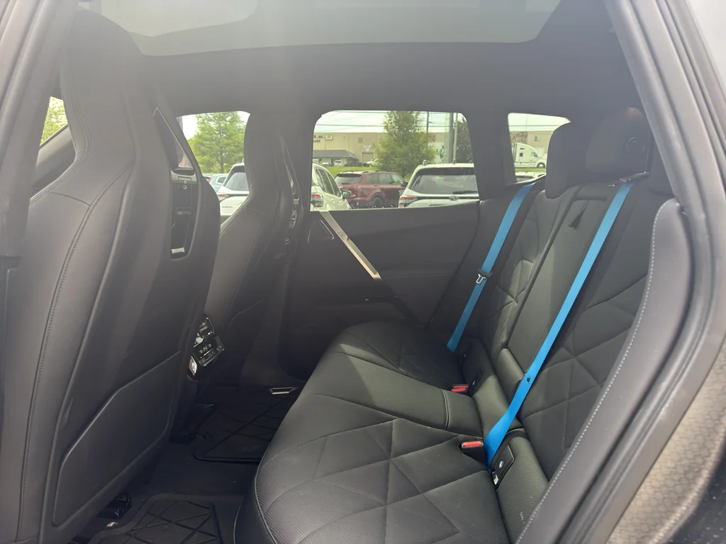 Used 2024 Black Sapphire Metallic BMW M60 image 10