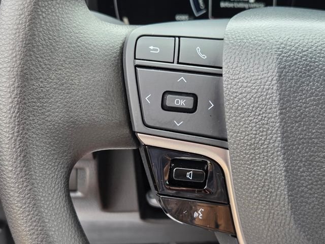 Used 2025  Toyota LE image 26