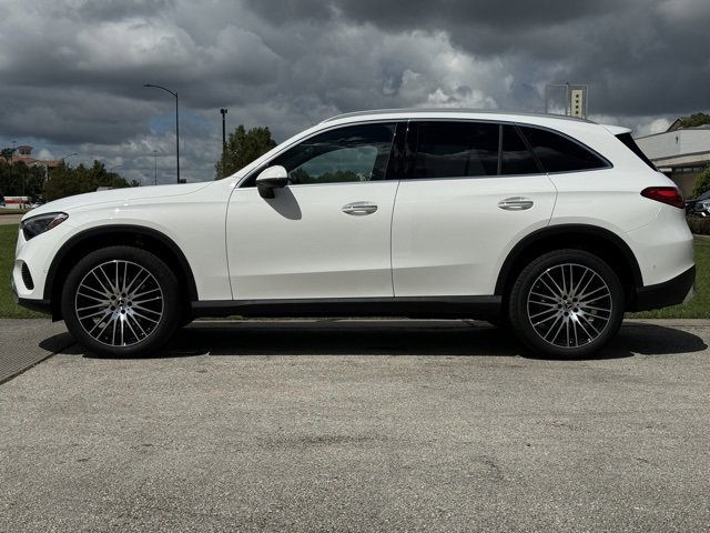 New 2025 Polar White Mercedes-Benz GLC 300 image 27