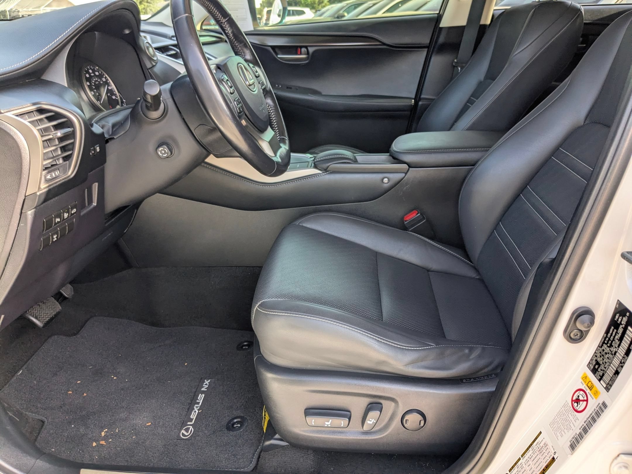 Used 2015 White Pearl Lexus 200t image 9