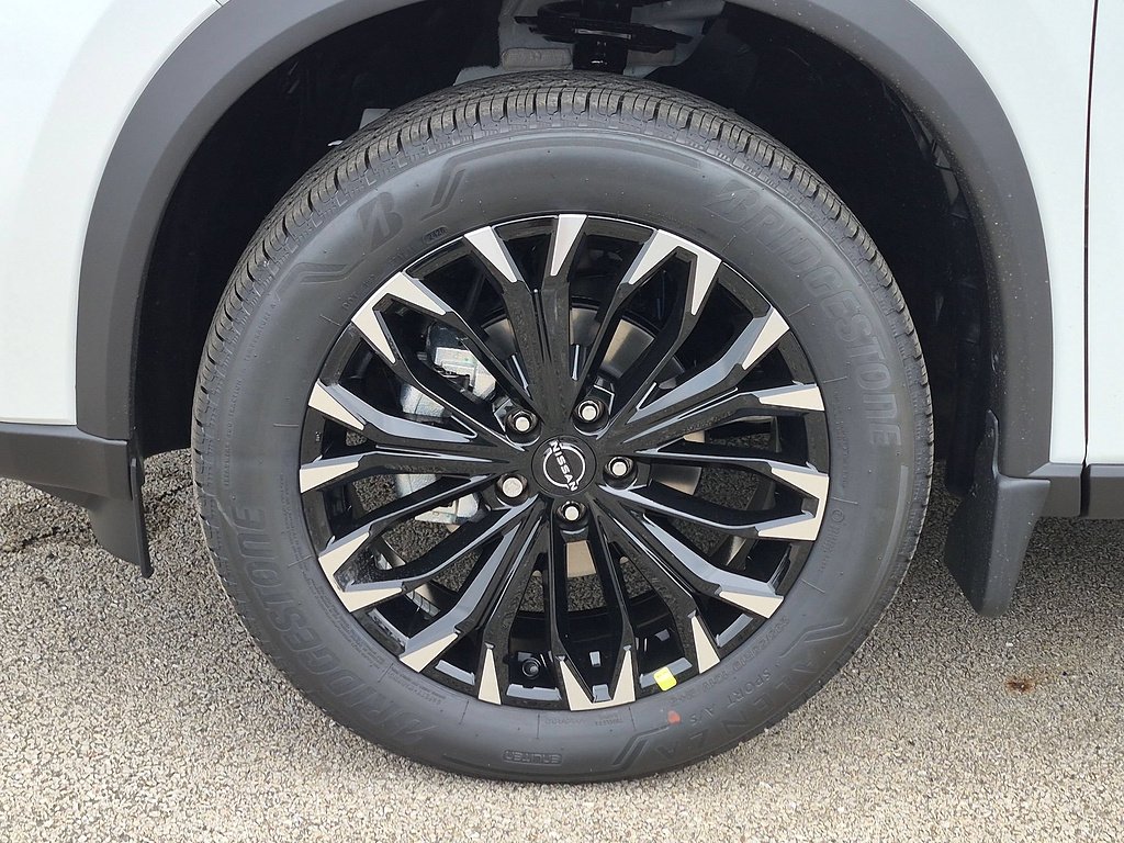 New 2026 Everest White Pearl TriCoat Nissan Dark Armor™ image 15