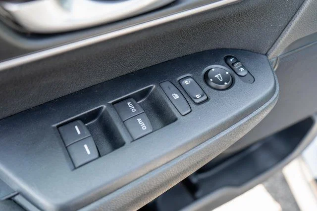 Used 2020  Honda EX image 18