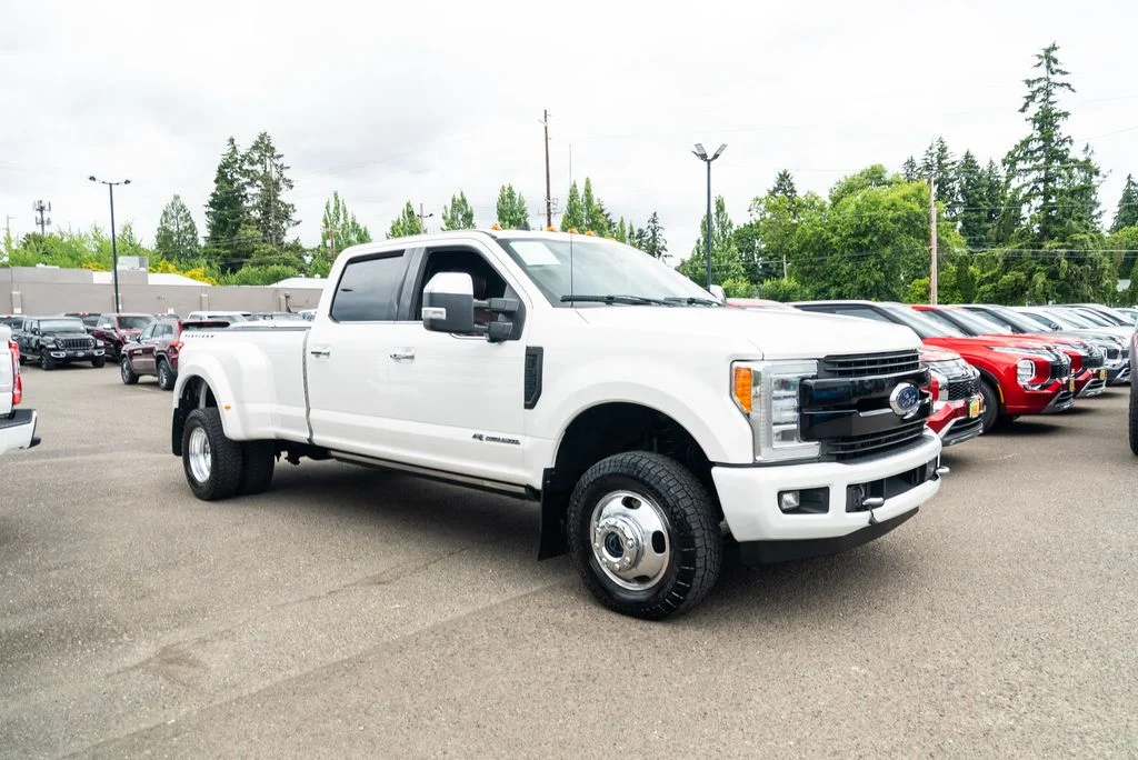 Used 2019 White Ford Platinum image 25