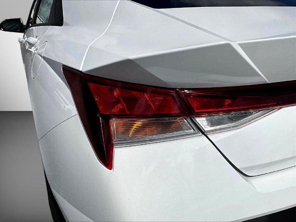 New 2026 White Hyundai SE image 23