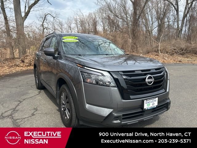 2023 Nissan Pathfinder SV