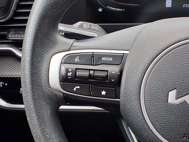 Used 2023 Snow White Pearl Kia LX image 20