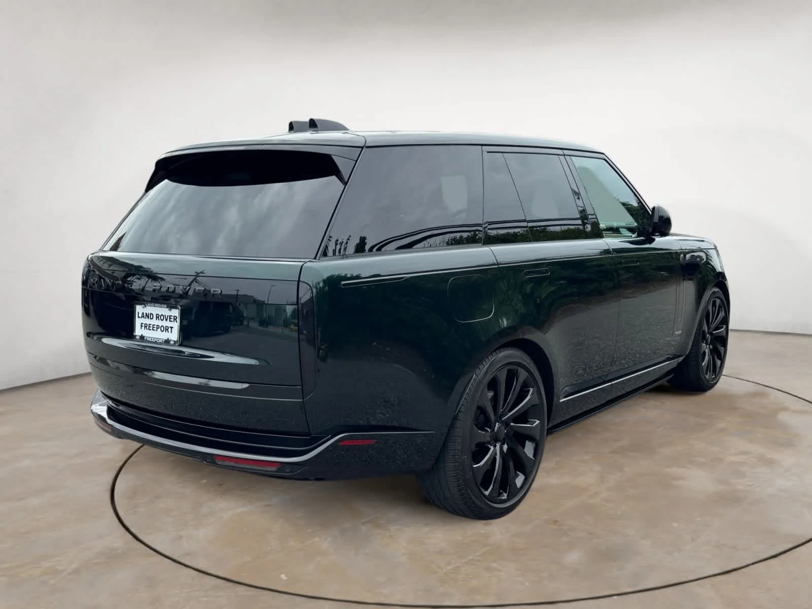 Certified Used 2024 British Racing Green SV Bespoke Ultra Met Gloss Land Rover P530 SWB image 5