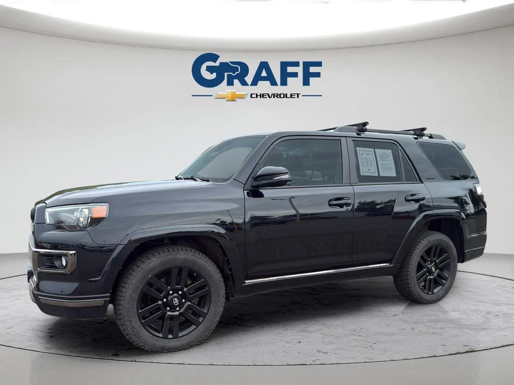 2020 Toyota 4Runner Night Shade - Photo 2
