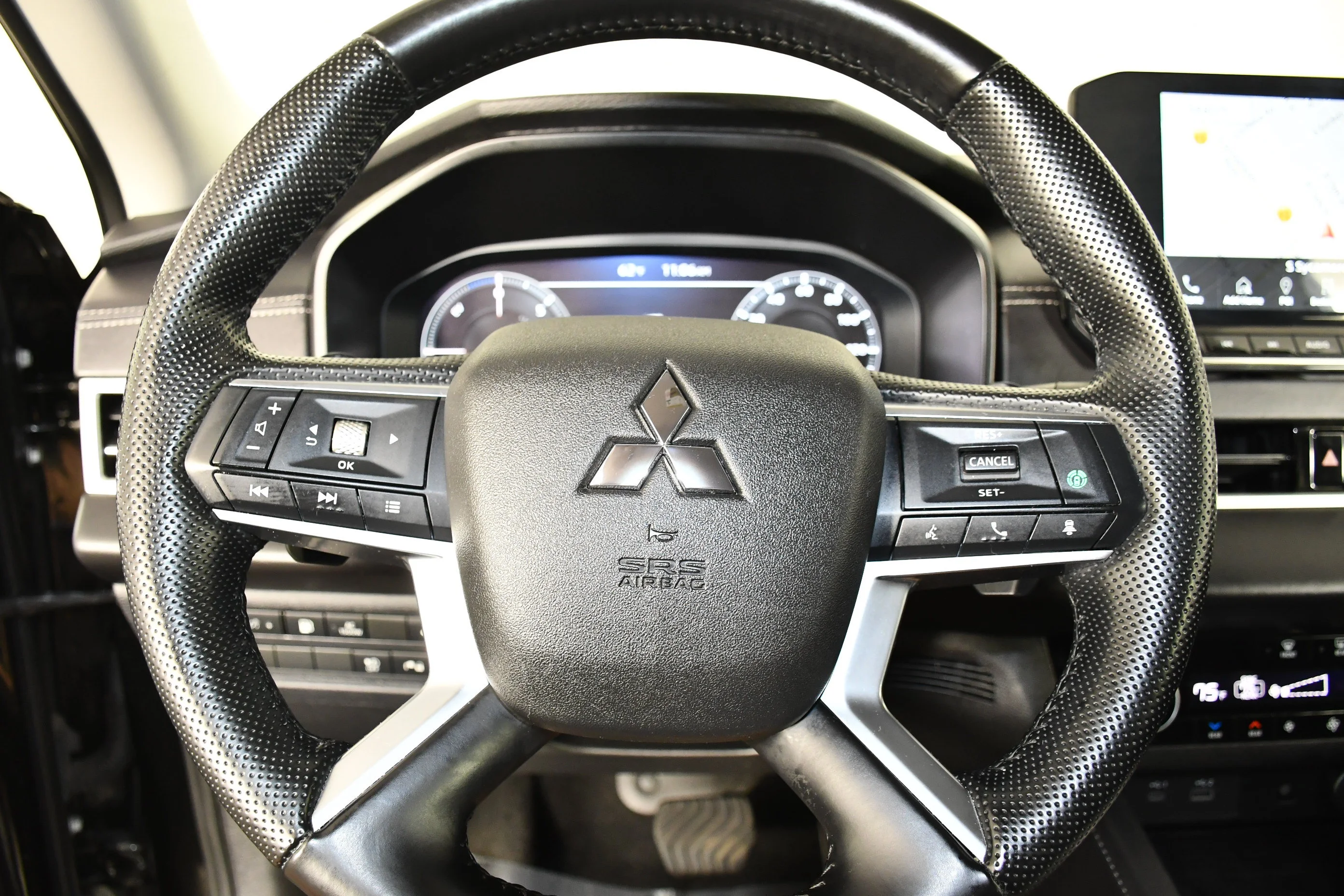 Certified Used 2024 Black Diamond Mitsubishi SEL image 19