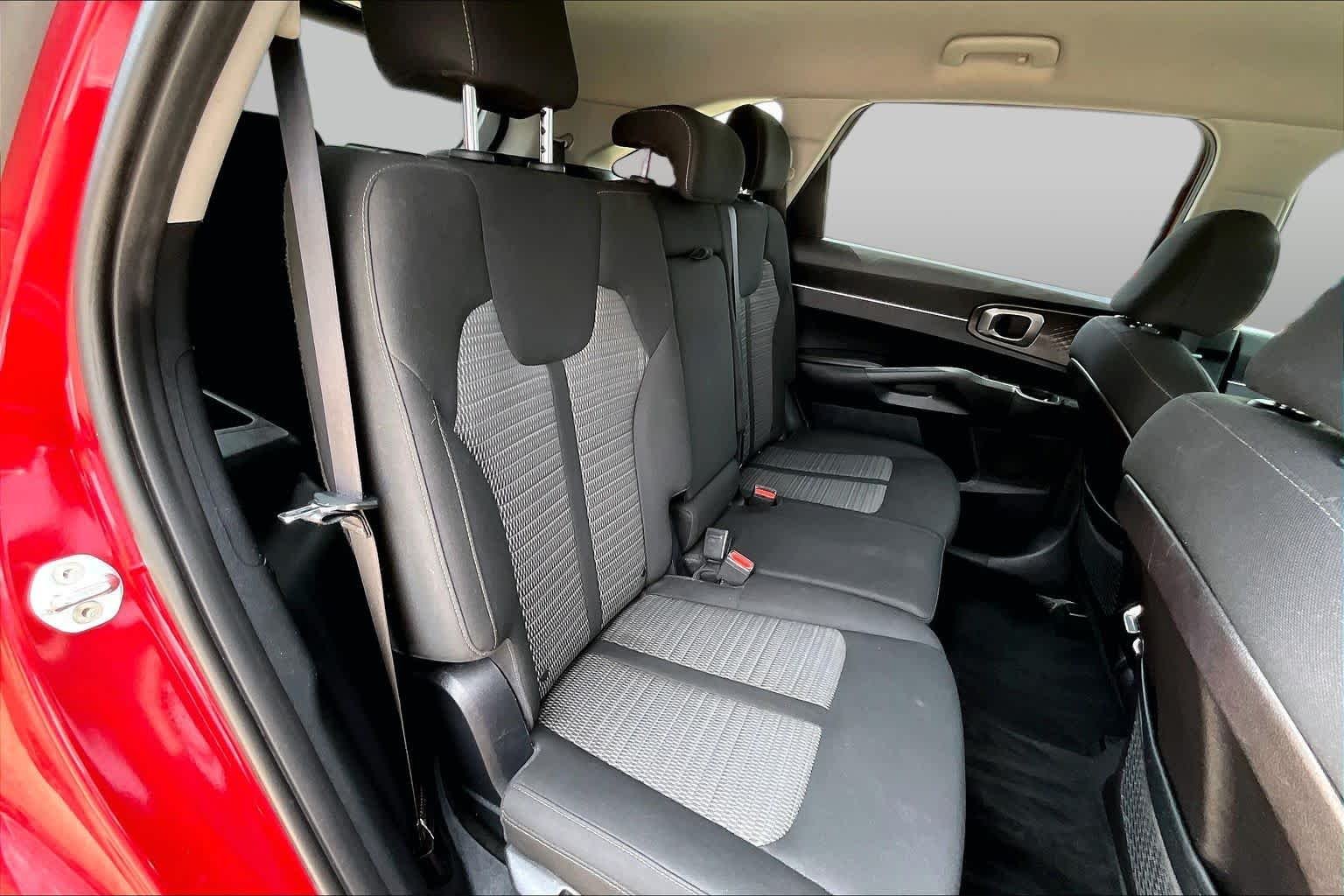 Used 2022 Passion Red Tintcoat Kia LX image 10