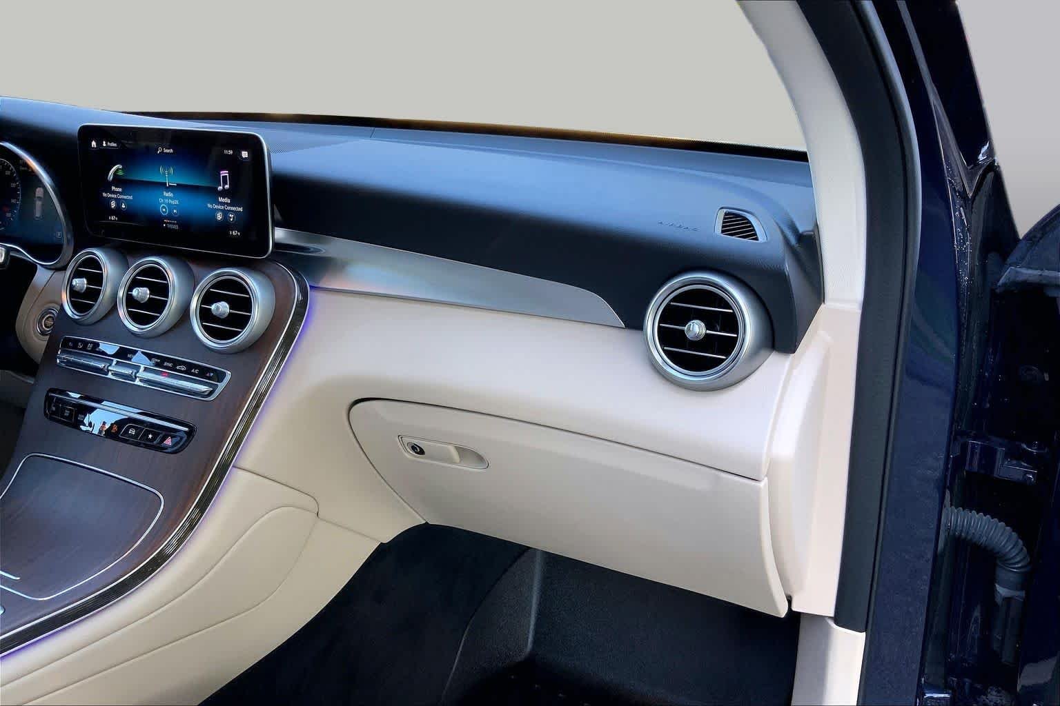 Used 2022 Lunar Blue Metallic Mercedes-Benz GLC 300 image 19