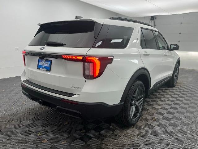 New 2026 Star White Metallic Tri-Coat Ford ST-Line image 10