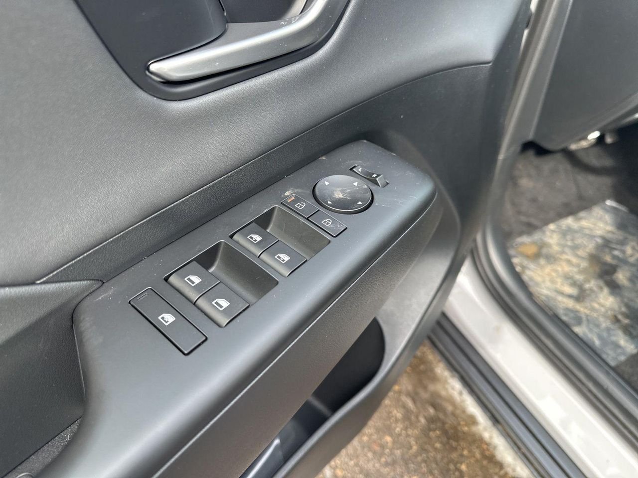 2026 Hyundai Kona Limited - Photo 15