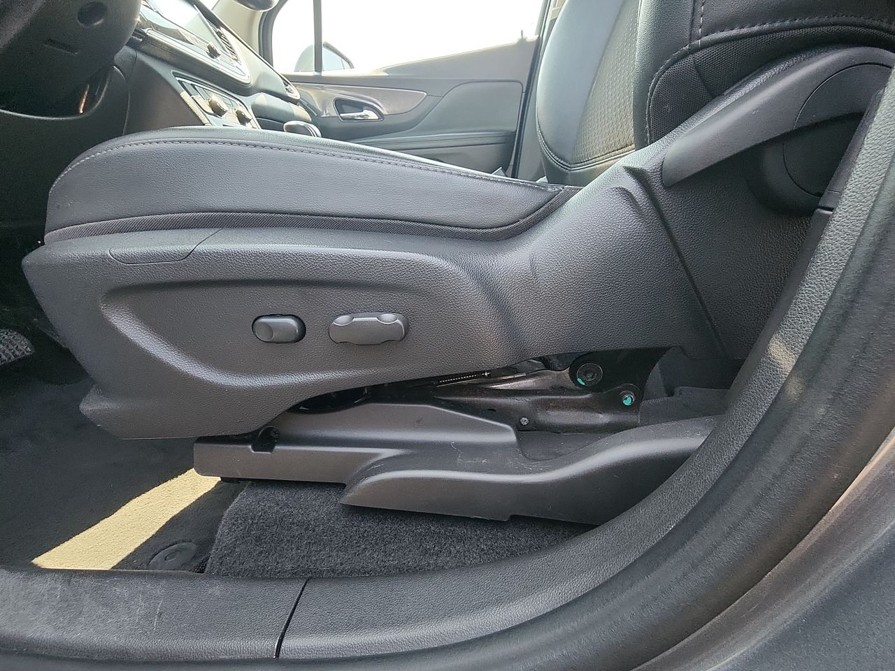 Used 2020 Gray Buick Preferred image 12