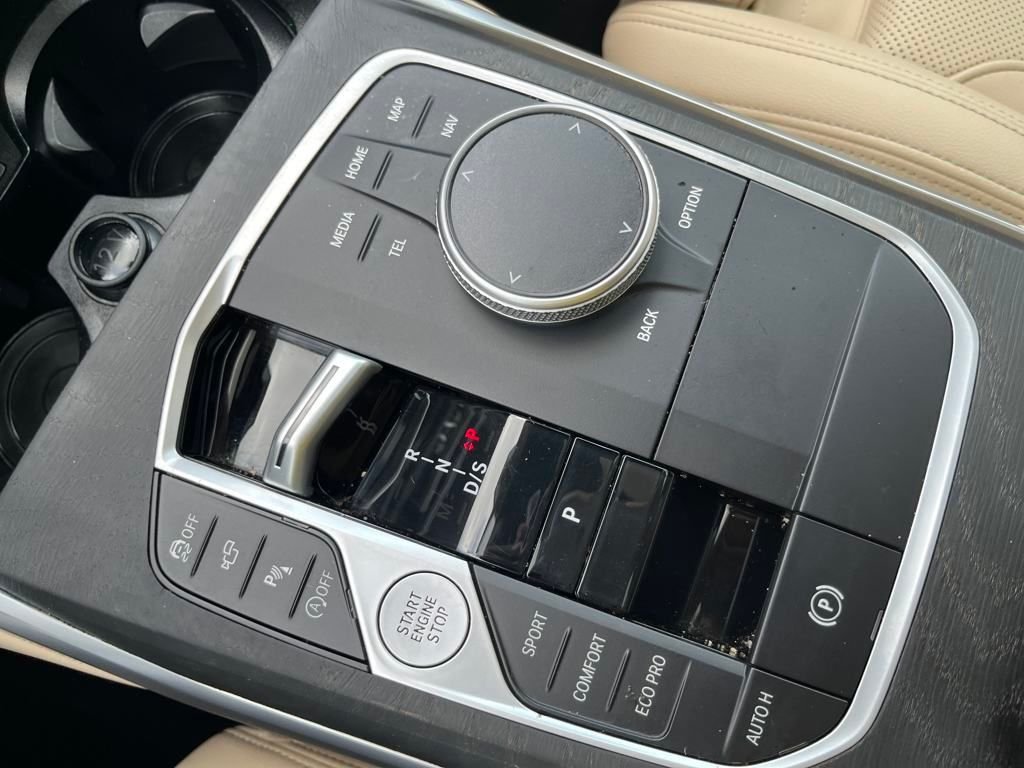 2024 BMW 3 Series 330i - Photo 28