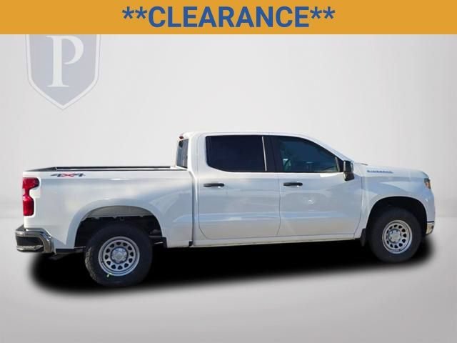 New 2026 Summit White Chevrolet WT image 4