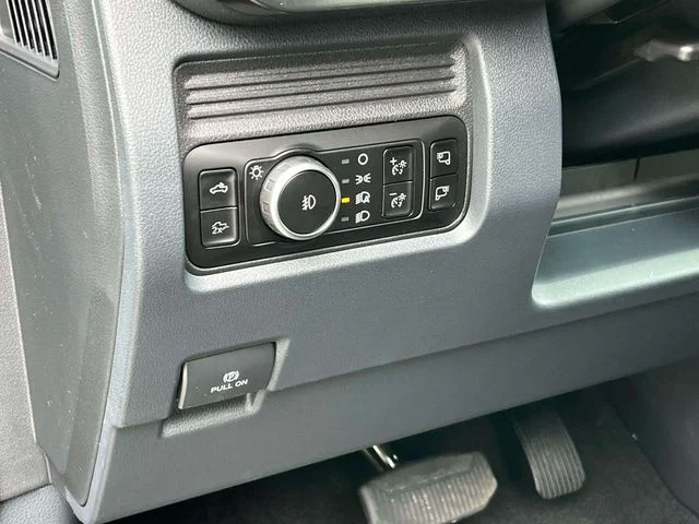 New 2027 Carbonized Gray Metallic Ford F-250® Lariat® image 23