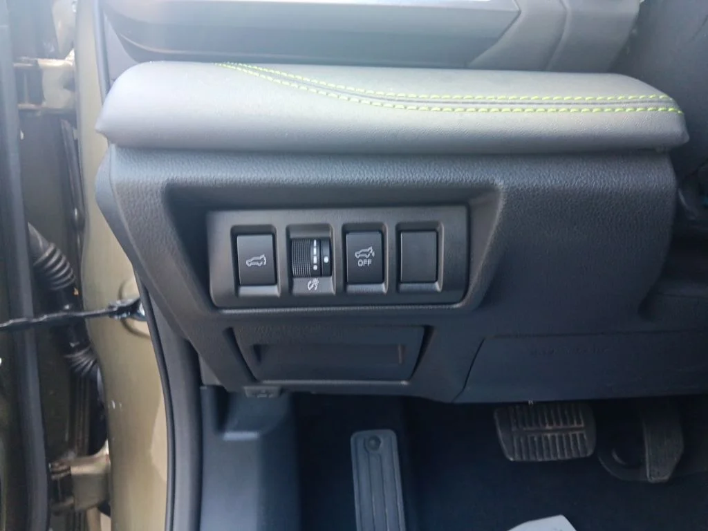 Used 2024 Autumn Green Metallic Subaru Onyx Edition image 17