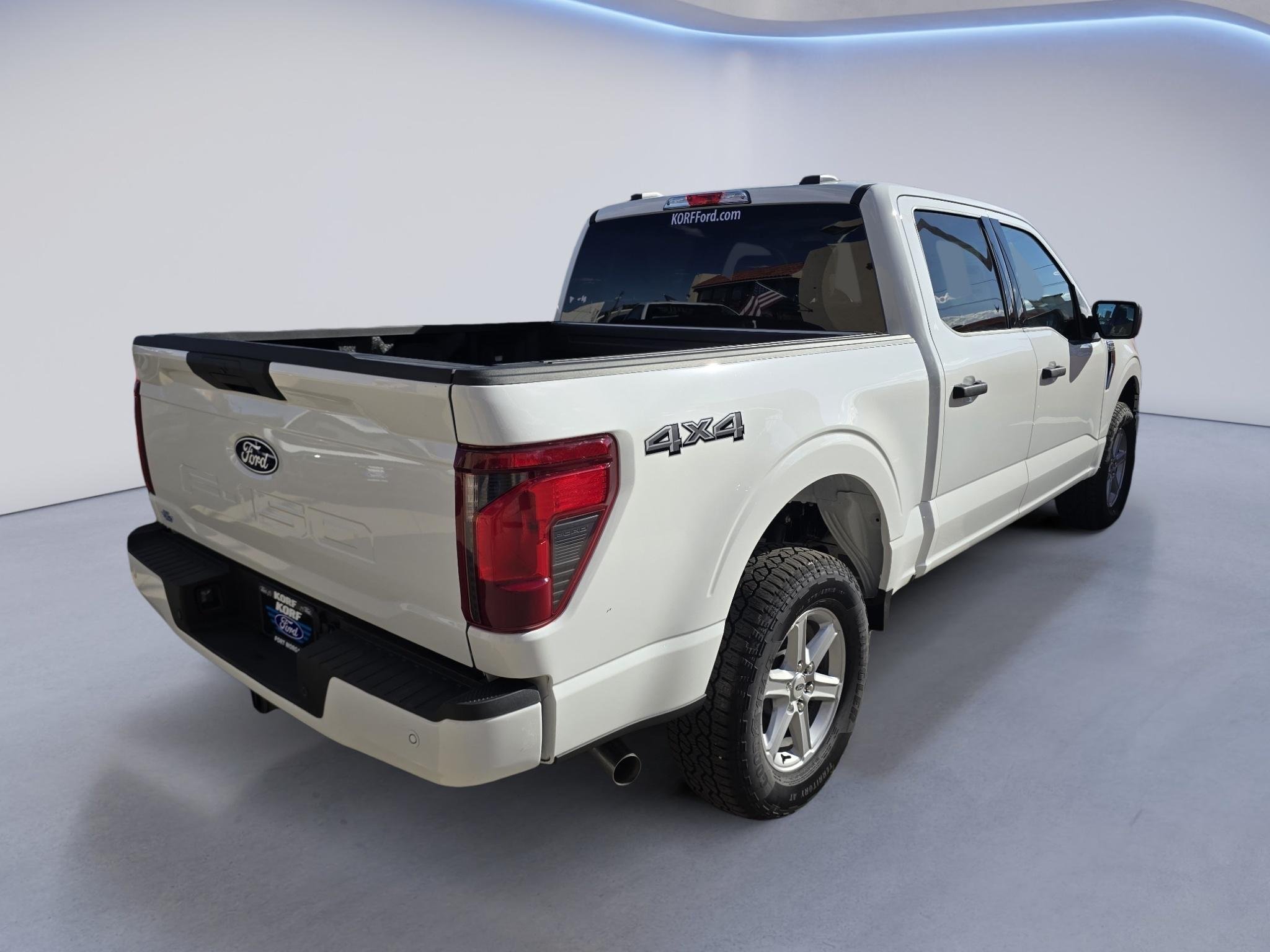 New 2026 Oxford White Ford XLT image 5