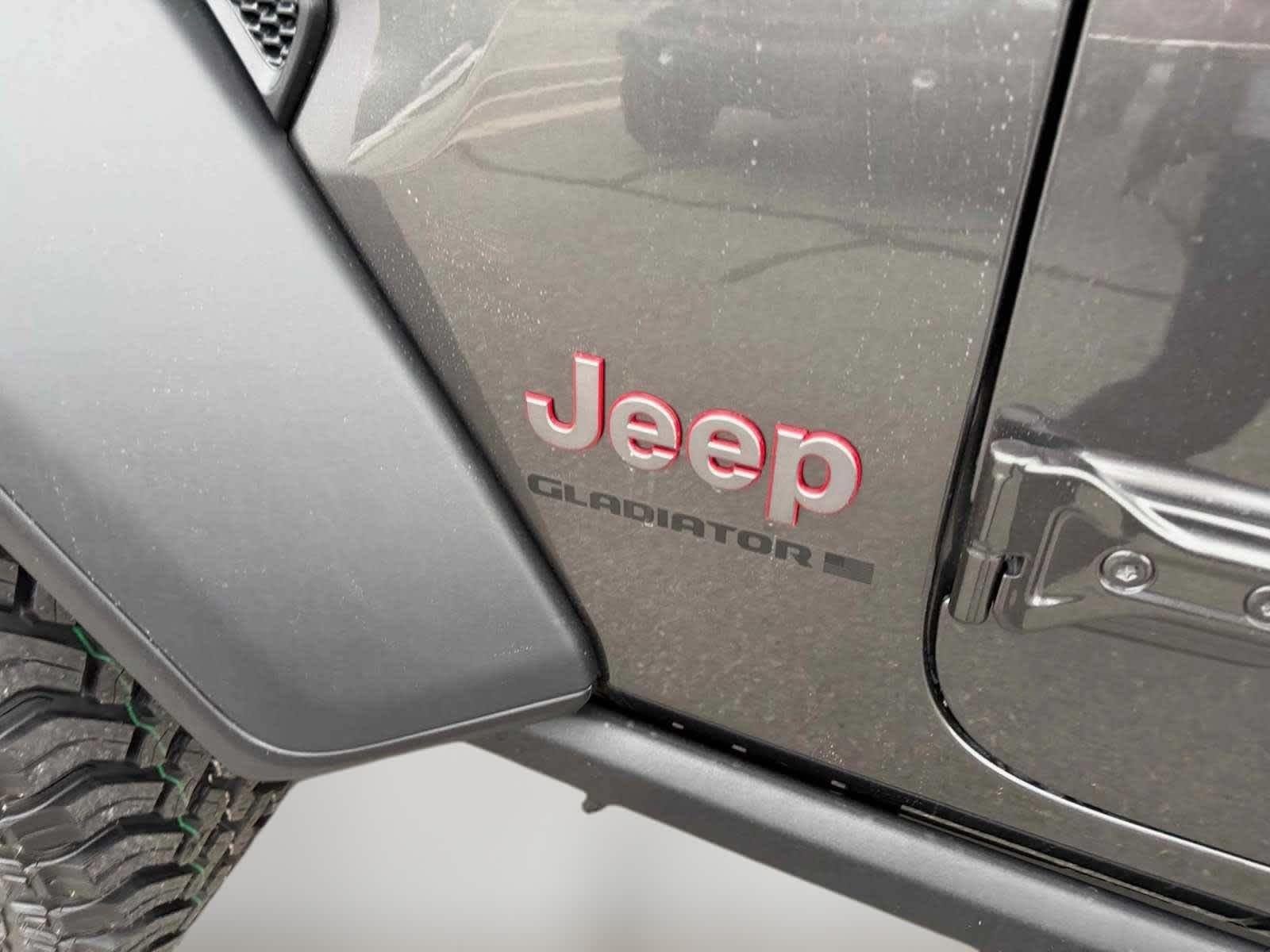 New 2026 Granite Crystal Metallic Clear-Coat Exterior Paint Jeep Rubicon image 9