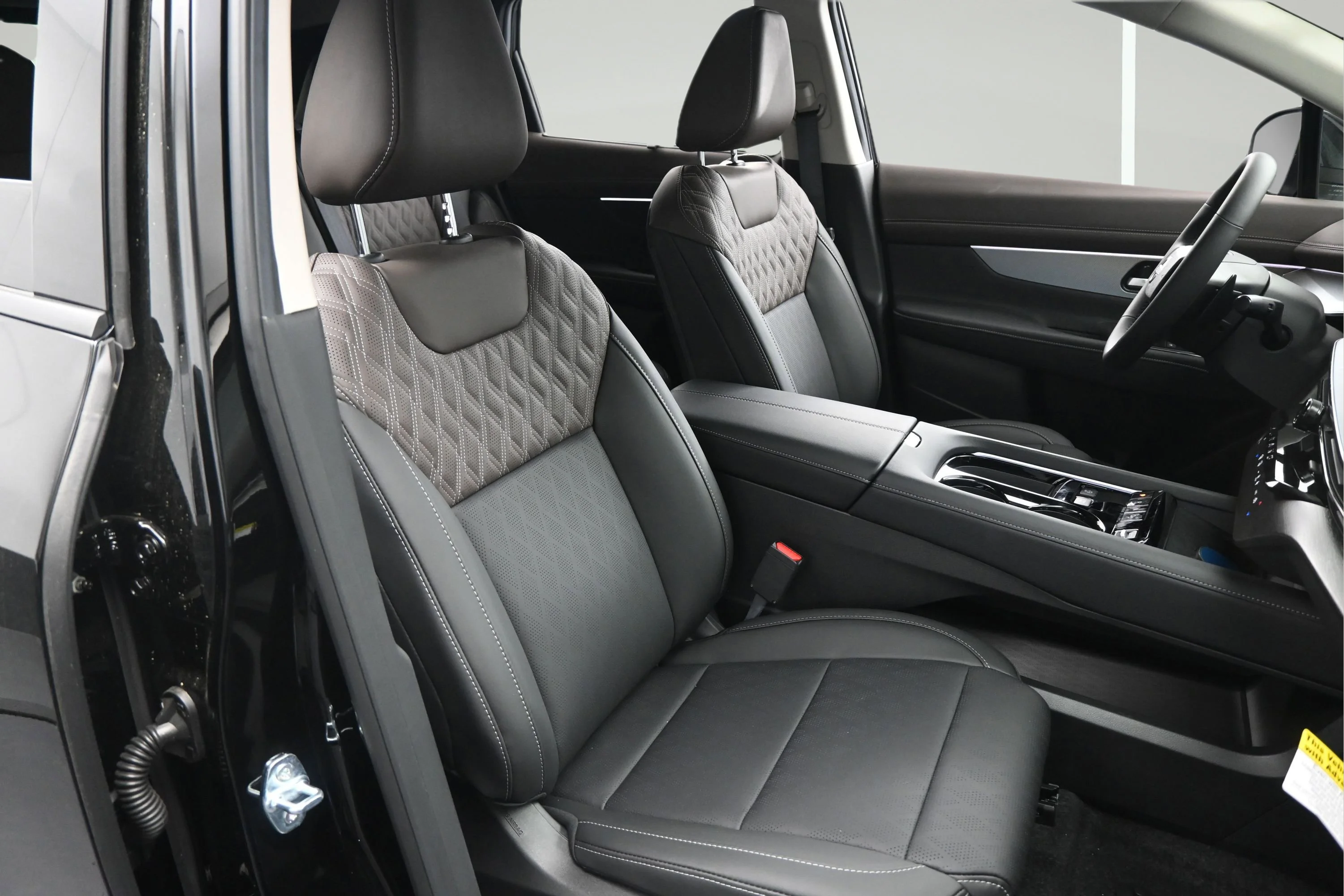 New 2026 Super Black Nissan Platinum image 14