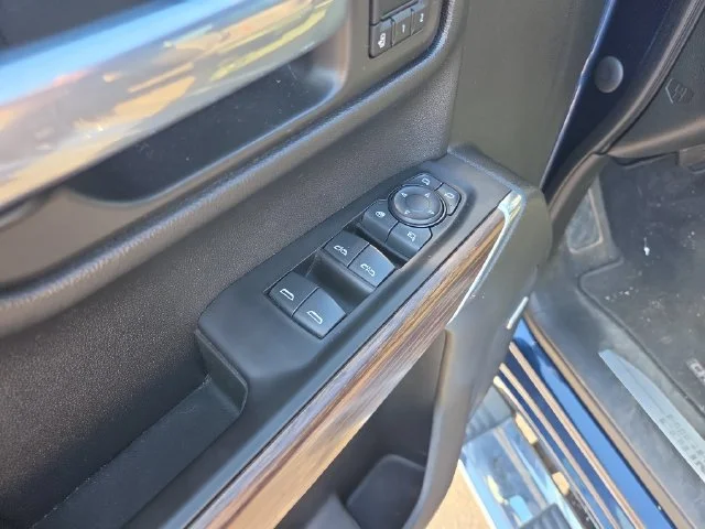 Used 2021 Blue Chevrolet High Country image 13