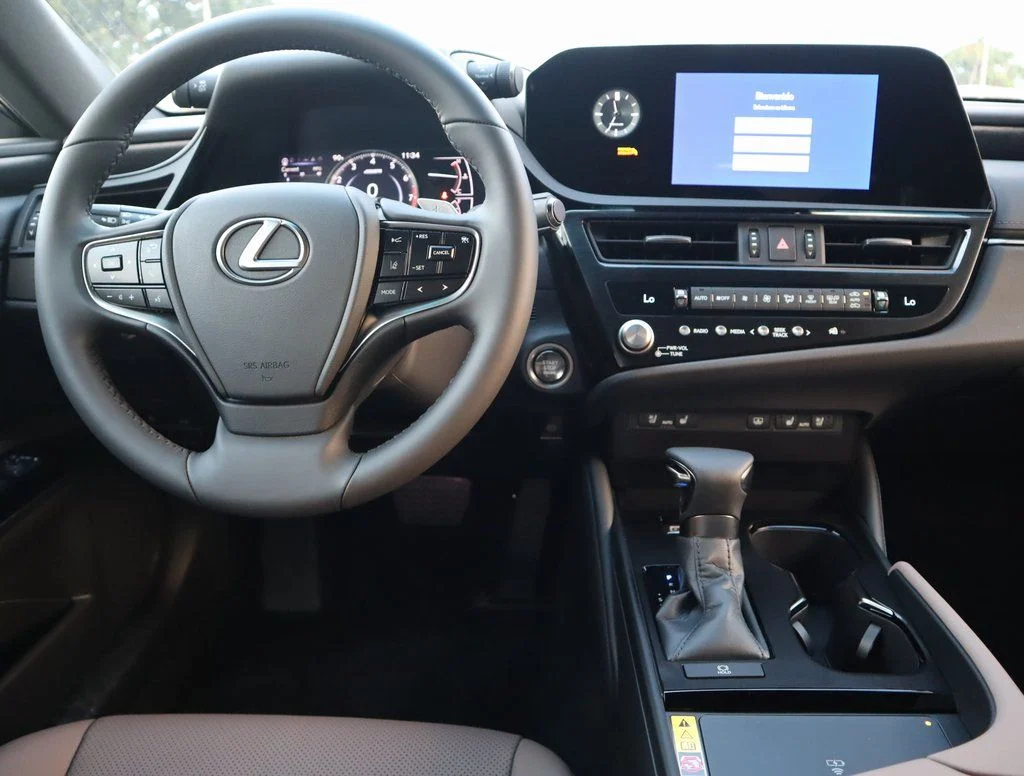 Used 2025 Beige Lexus 350 image 38