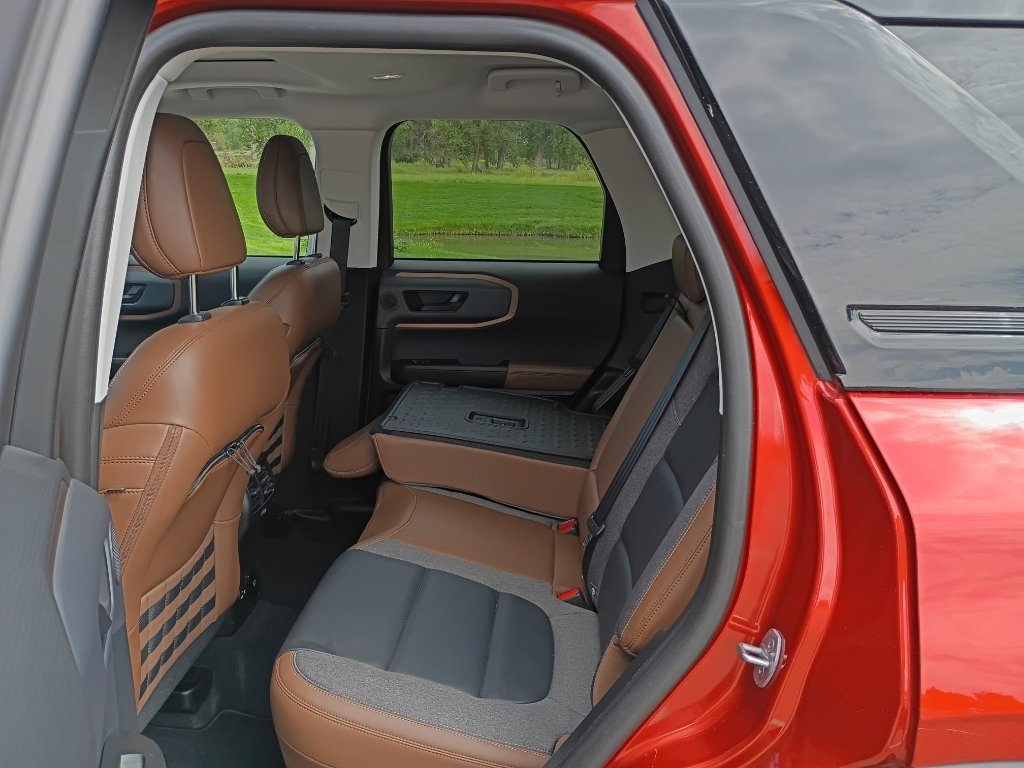 Used 2022 Hot Pepper Red Tinted Clearcoat Ford Outer Banks image 19