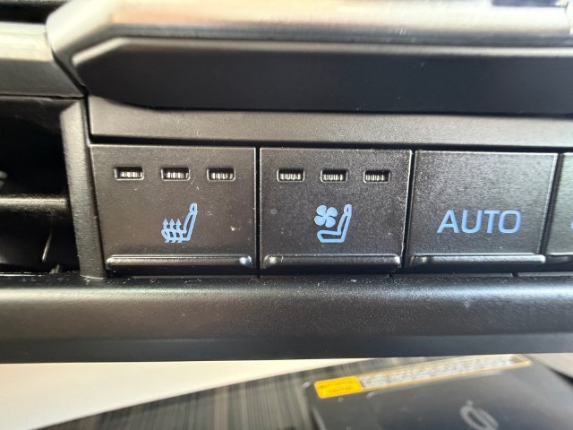Used 2022 Beige Toyota Platinum image 24