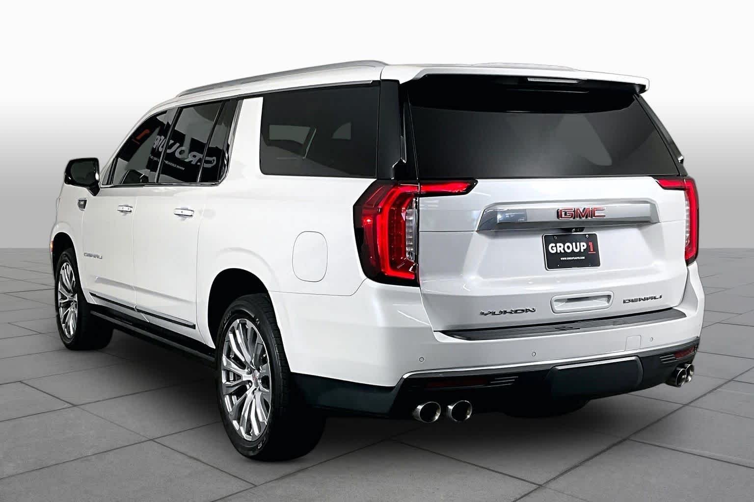 Used 2021 WHITE FROST TRICOAT GMC Denali image 12