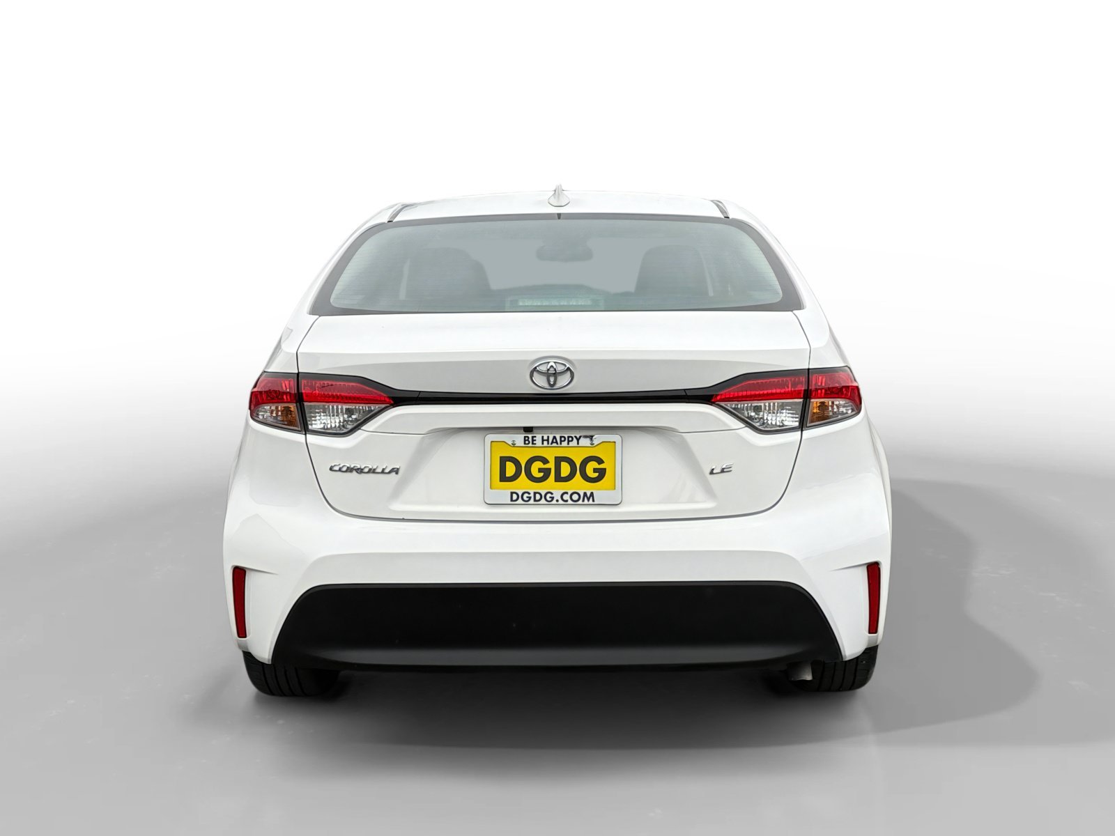 Used 2024 Ice Toyota LE image 4