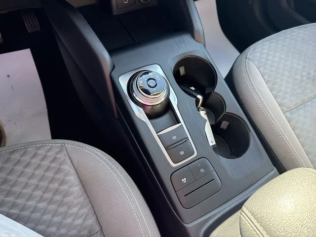 Used 2020 Magnetic Metallic Ford SE image 22