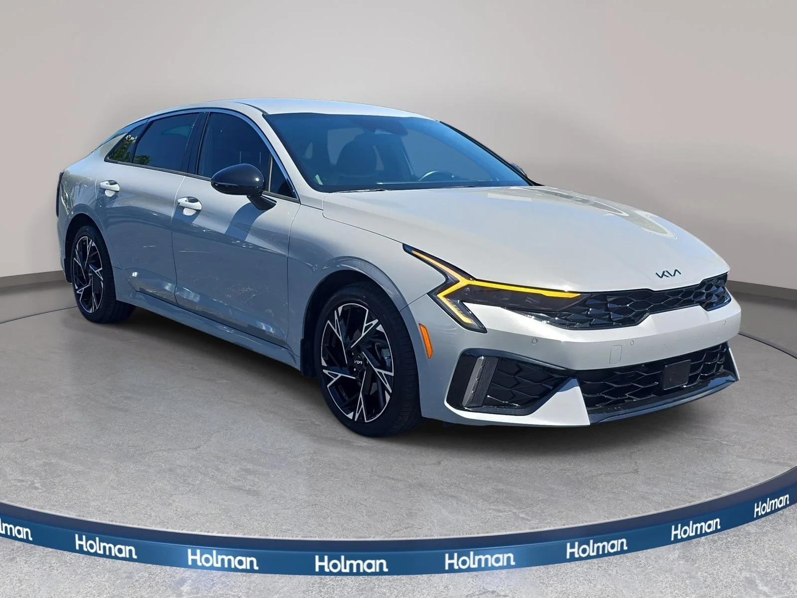 Used 2025 Gray Kia GT-Line image 4