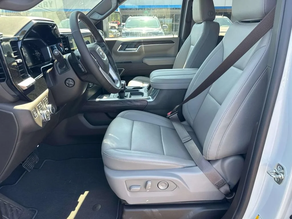 New 2026 Summit White GMC SLT image 30